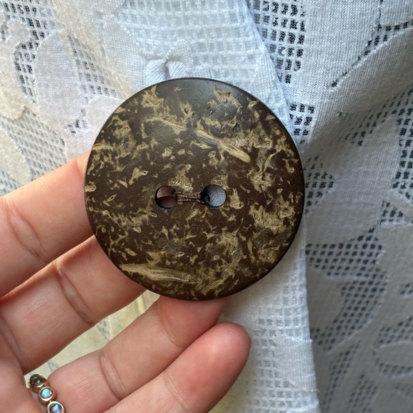 Chico’s White Boho Wooden Button Blouse - Picture 6 of 9